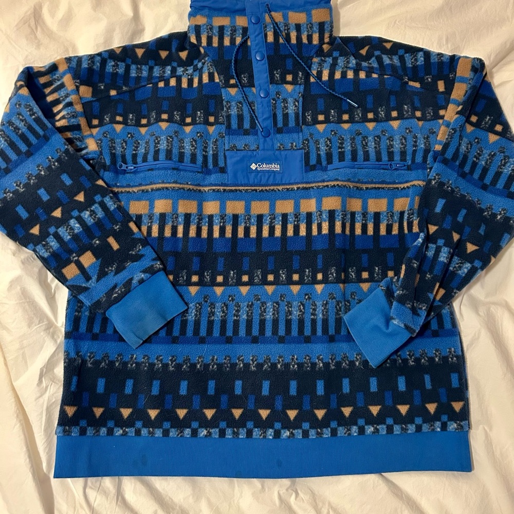 Columbia Men's Blue and Orange Sweater size L